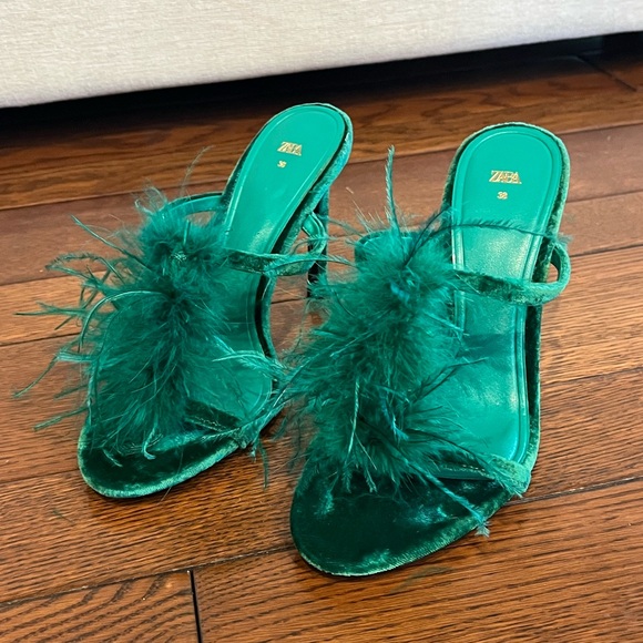 ZARA Feathered Velvet Heeled Sandals Size 38 Blogger Favorite 2022 Stilettos - Picture 8 of 11